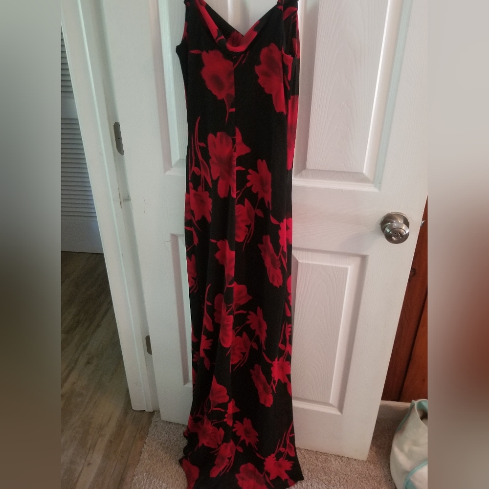 Dress - Picture 3 of 3